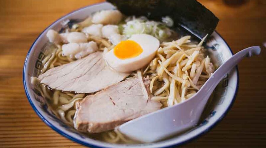 5 easy ways to spice up your ramen noodle at home